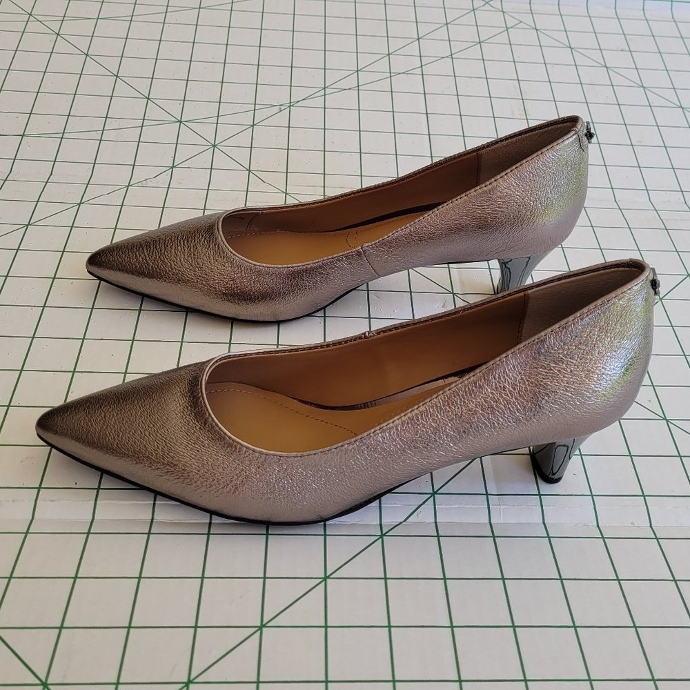 J. Reneé Metallic Pointed Toe pumps - Picture 7 of 14